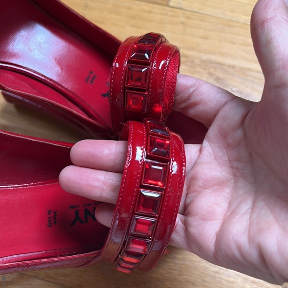 DKNY size 8. Beautiful shoes. I only wore once.Made in Italy. - Picture 6 of 8